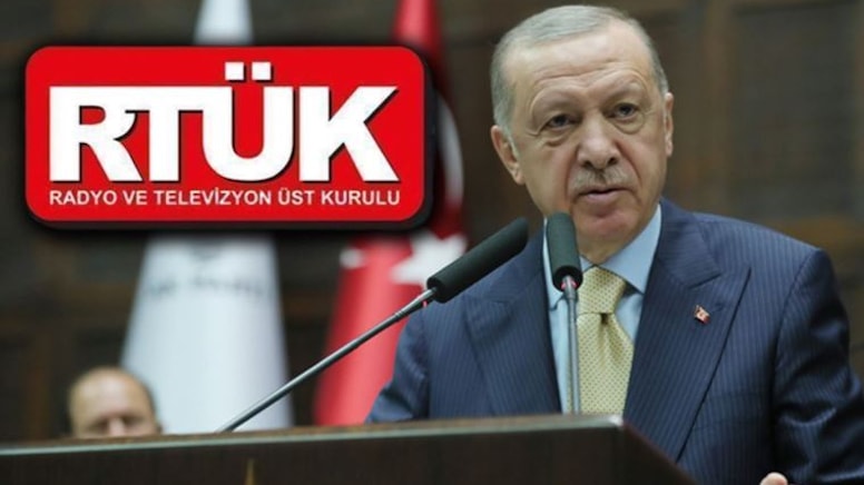 Arka Sokaklar Bu Akşam Var mı?