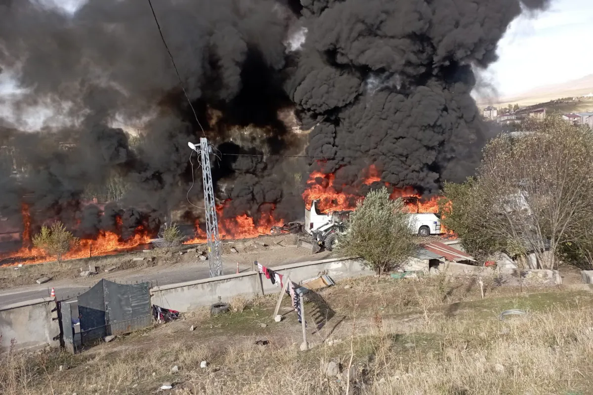 Ağrı'da Dehşet Kaza! Tanker ve yolcu otobüsü çarpıştı
