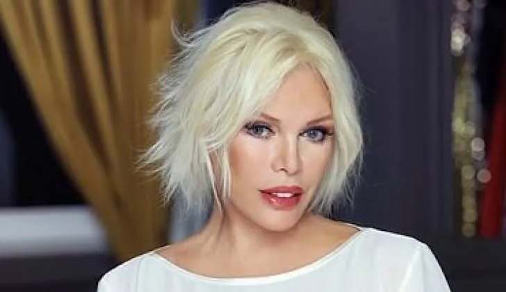 Ajda Pekkan Kaza Geçirdi