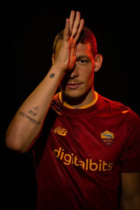 Andrea Belotti resmen Roma'da