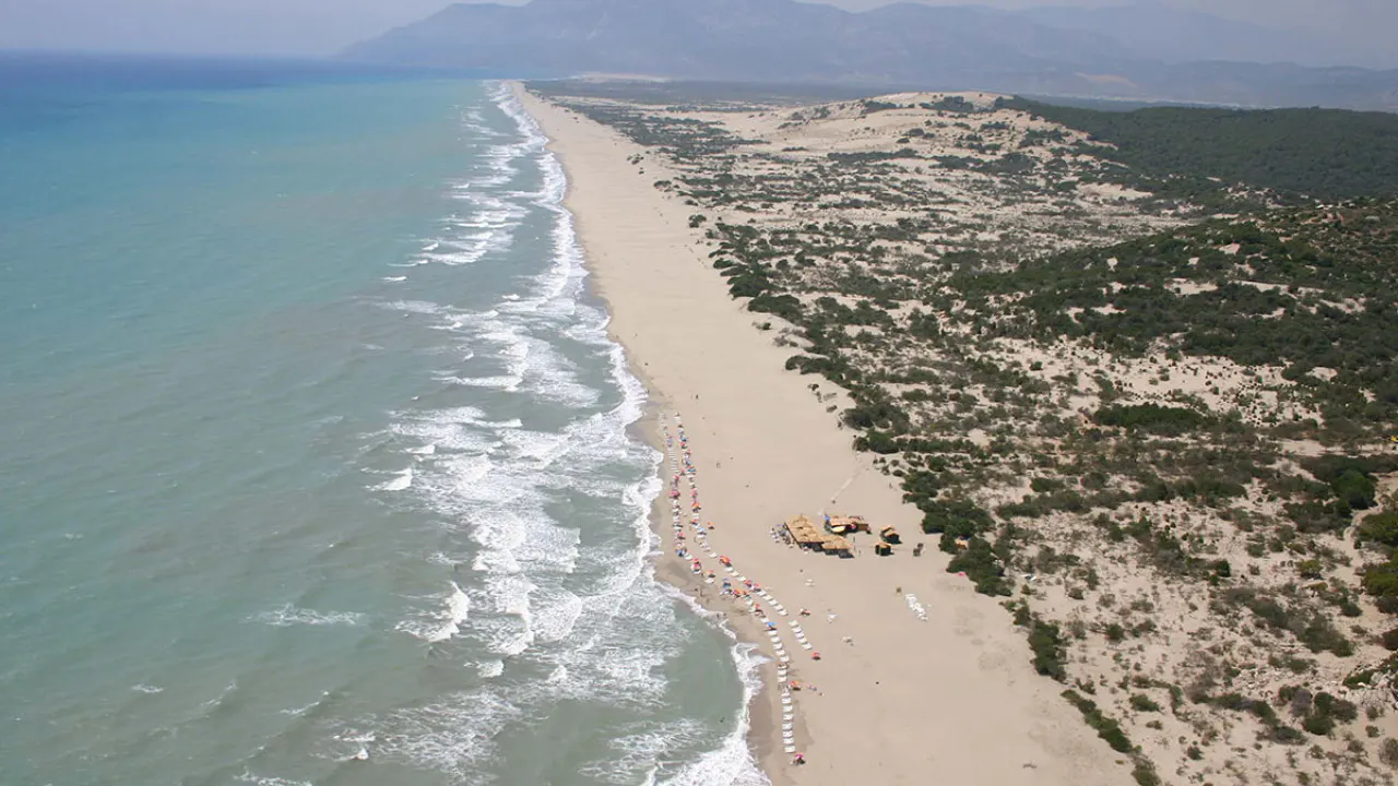 Antalya’nın En Uzun Plajı Nerededir? İşte Kilometrelerce Uzanan O Sahil