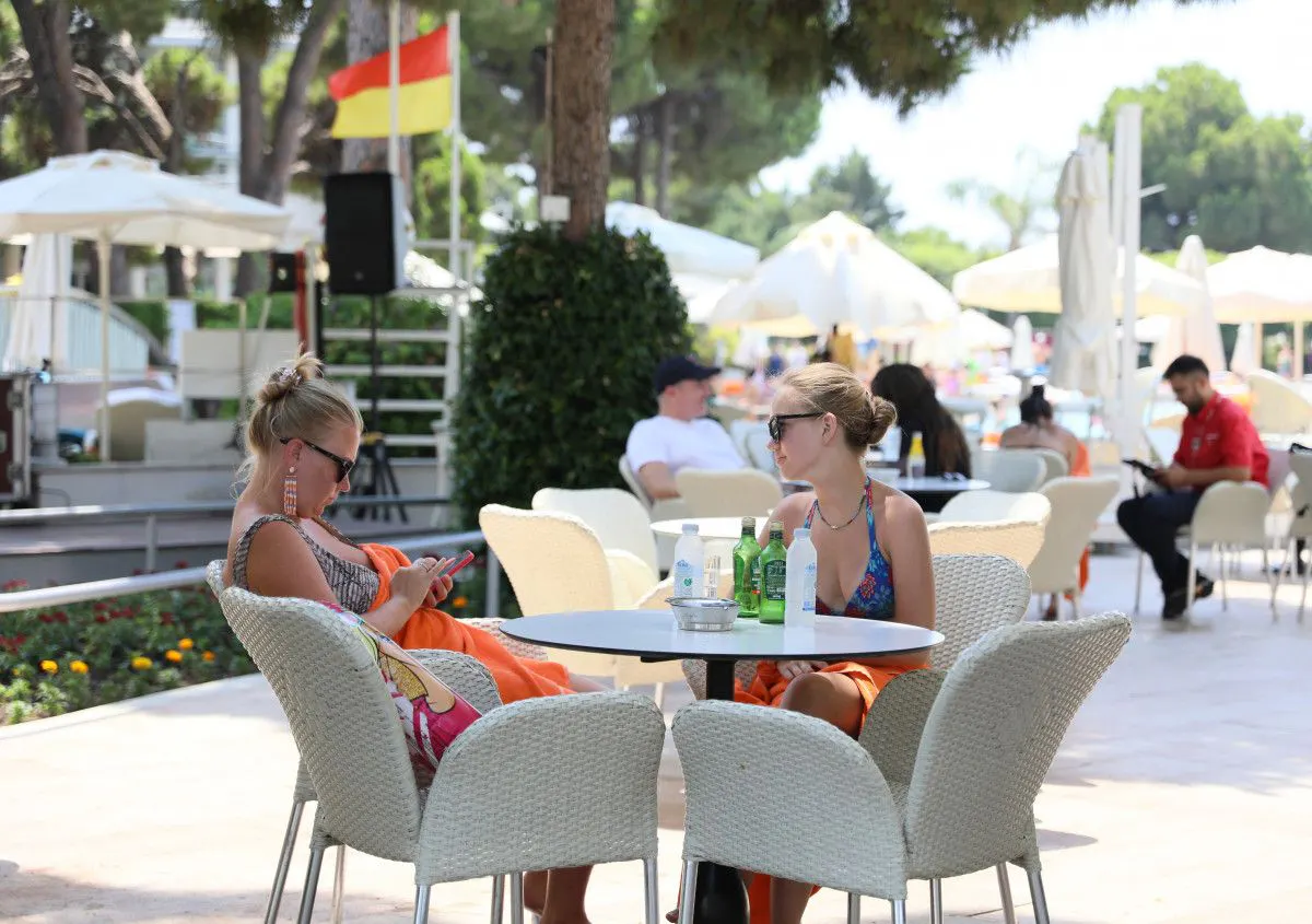 Antalyalı turizmciler 15 bin TL'yi bulan maaşla çalışacak eleman bulunamıyor