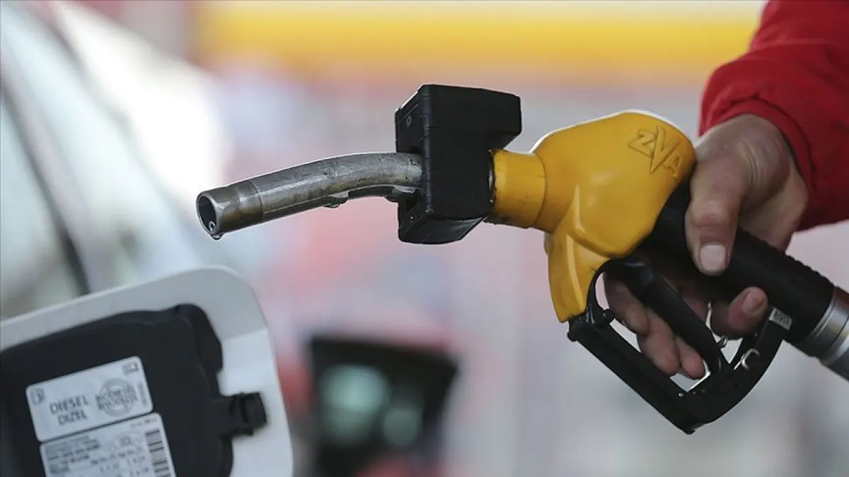 Benzine indirim, motorine zam yapılacak