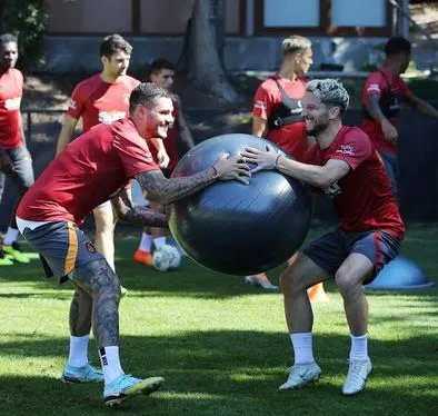 Cimbom da yeniler idmanda