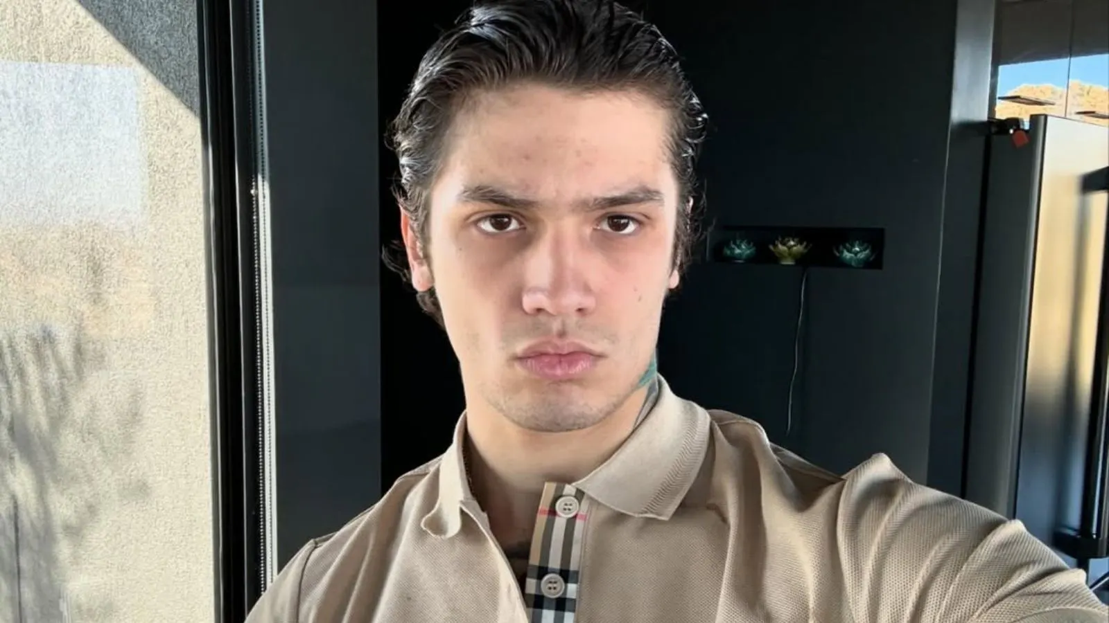 Emirhan Çakal (Cakal) Kimdir? Emirhan Çakal Kaç Yaşında, Nereli Sevgilisi Varmı? Emirhan Çakal (Cakal)'ın Şarkıları Hangileri?