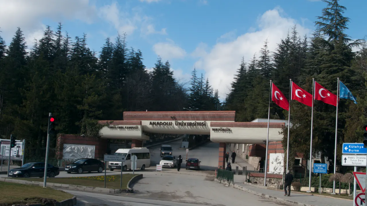 ESKİŞEHİR ÜNİVERSİTELERİ YKS TABAN PUANLARI VE ÖSYM BÖLÜMLER LİSTESİ 2026 || YKS 150, 160, 170, 180, 190, 200, 210, 220, 230, 240, 250, 260, 270, 280, 290, 300, 310, 320, 330, 340, 350, 360, 370, 380, 390, 400 puanla Eskişehir'de nereye, 2 ve 4 yıllık hangi bölümlere gidilir? TYT, AYT Eskişehir devlet üniversiteleri listesi
