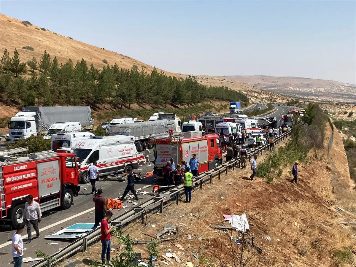 Gaziantep'te katilam gibi kaza: 15 ölü