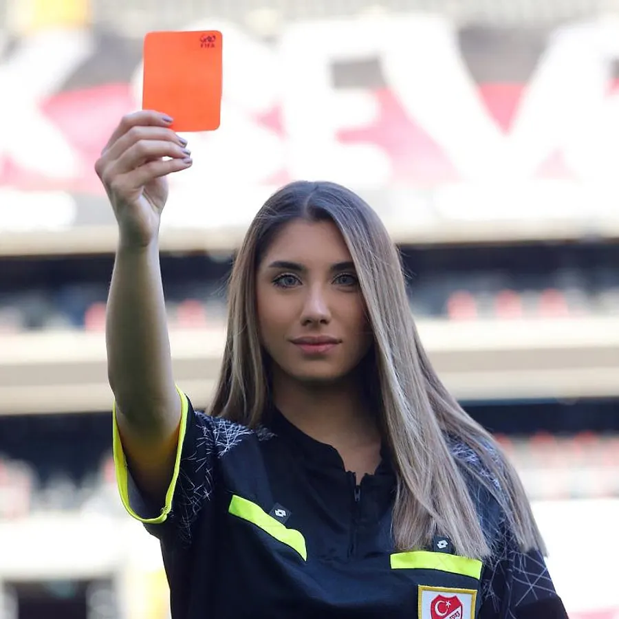 Hakem Elif Karaarslan sessizliğini bozdu! Şoke eden açıklamalar...