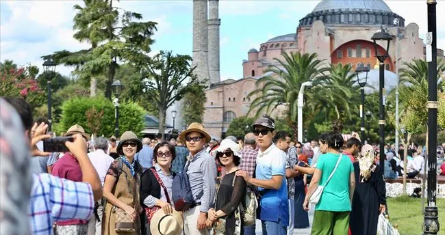 İstanbul 1 ayda 1 milyon turisti ağırladı
