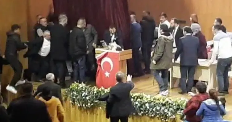 İYİ Parti kongresinde kavga: 1 yaralı