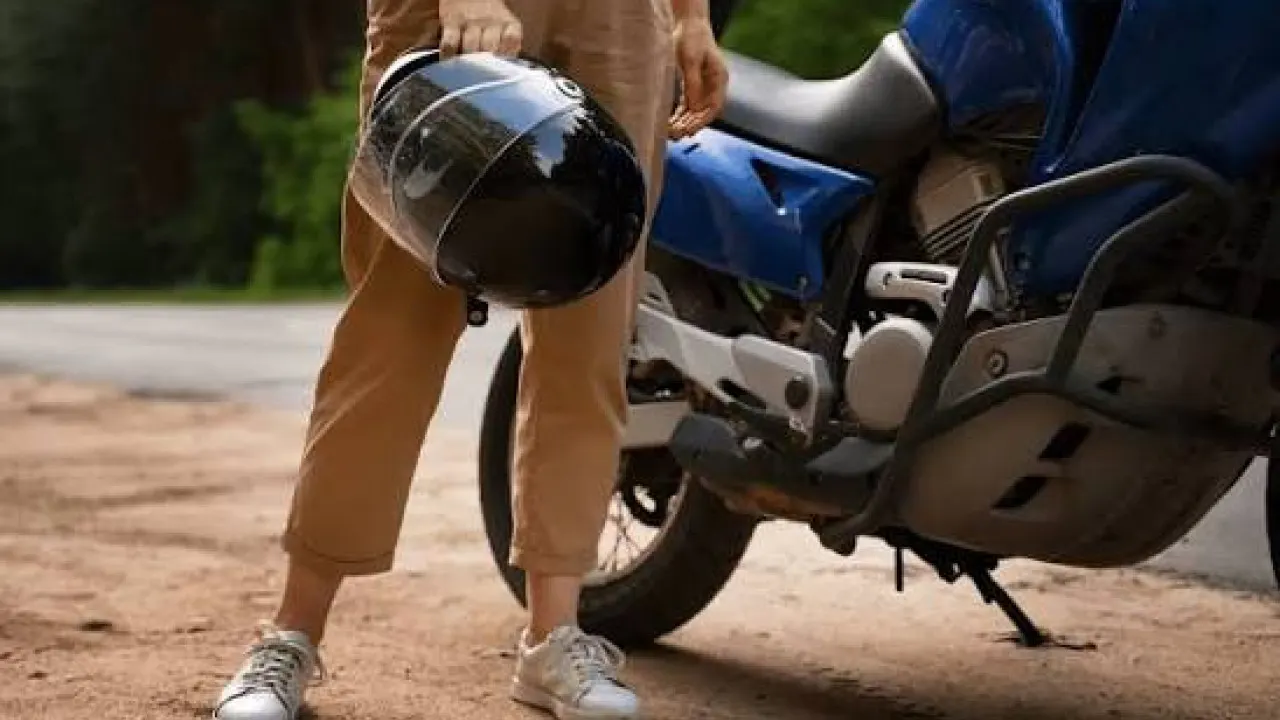 Kasksız Motor Kullanma Cezası 2026 Ne Kadar? Erken Ödeme İndirimi Var mı, 50 CC Motorlarda Kask Zorunlu mu? Yeni Yasa ve Tüm Detaylar