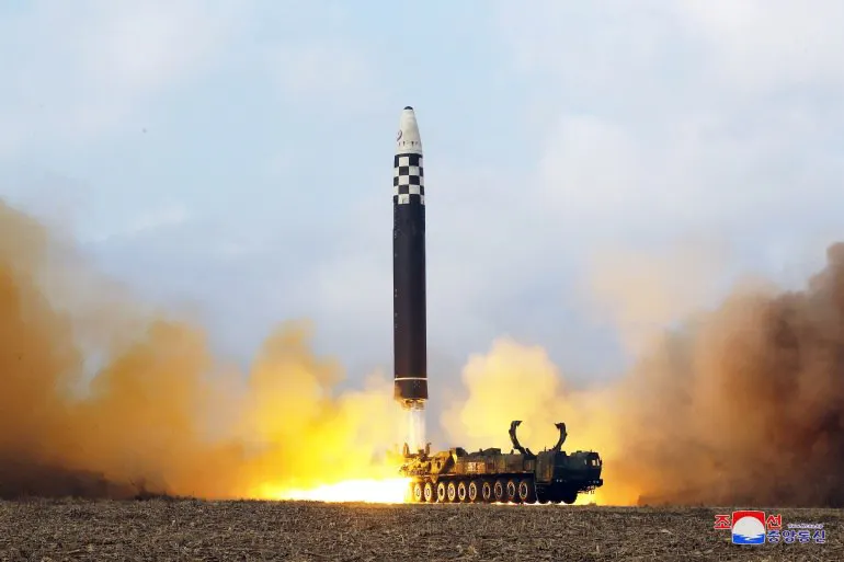 Kim Jong kızıyla parka gitti
