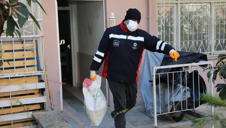Konya'da bir evden 5 kamyon çöp çıktı