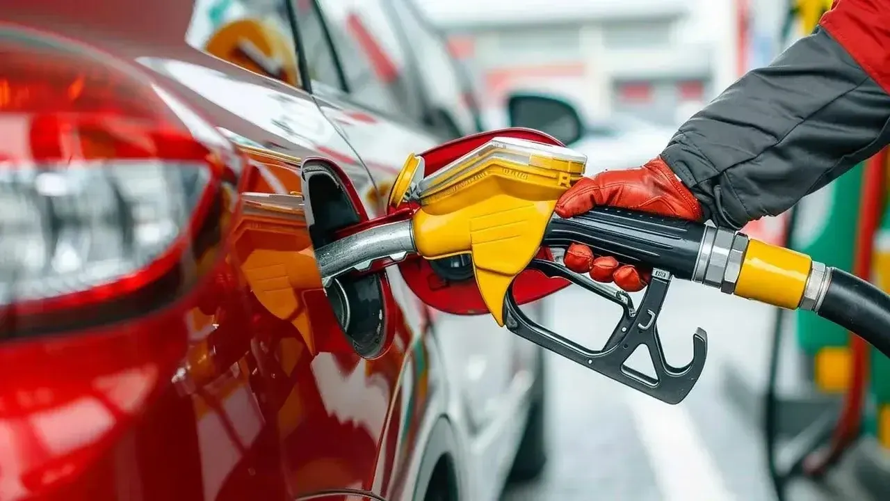 Mazot fiyatı ne kadar oldu? Benzine ve motorine zam yada indirim var mı? Mazot ve benzin fiyatları ne kadar oldu? 20 Nisan akaryakıt fiyatları!