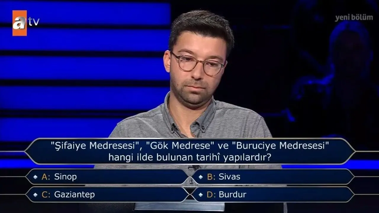 "Şifaiye Medresesi", "Gök Medrese" Ve "Buruciye Medresesi" Hangi İlde Bulunan Tarihî Yapılardır? Sinop, Sivas, Gaziantep, Burdur
