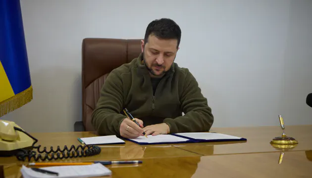 Zelenskiy Rusya yanlısı 13 rahibi vatandaşlıktan çıkardı