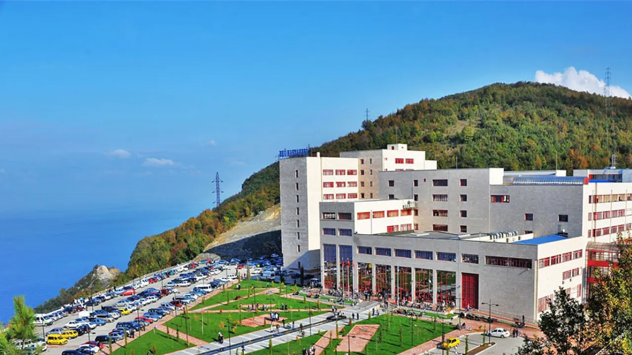 ZONGULDAK ÜNİVERSİTELERİ YKS TABAN PUANLARI VE ÖSYM BÖLÜMLER LİSTESİ 2026 || YKS 150, 160, 170, 180, 190, 200, 210, 220, 230, 240, 250, 260, 270, 280, 290, 300, 310, 320, 330, 340, 350, 360, 370, 380, 390, 400 puanla Zonguldak'ta nereye, 2 ve 4 yıllık hangi bölümlere gidilir? TYT, AYT Zonguldak devlet üniversiteleri listesi