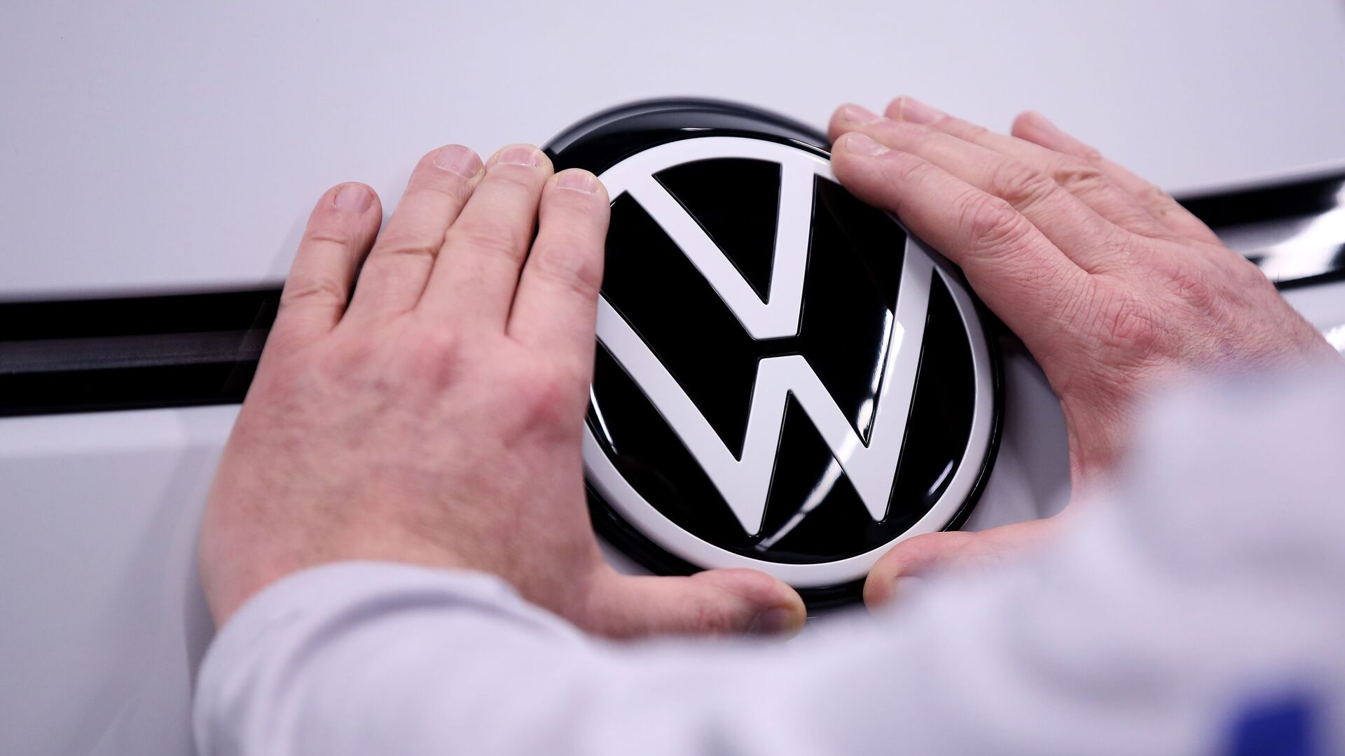 Volkswagen çalışma saatlerini ve ücretleri düşürecek