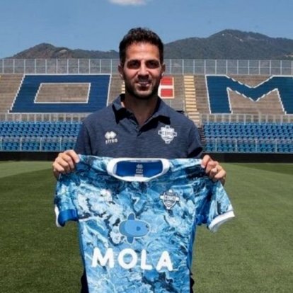 Fabregas, Como ile sözleşme imzaladı