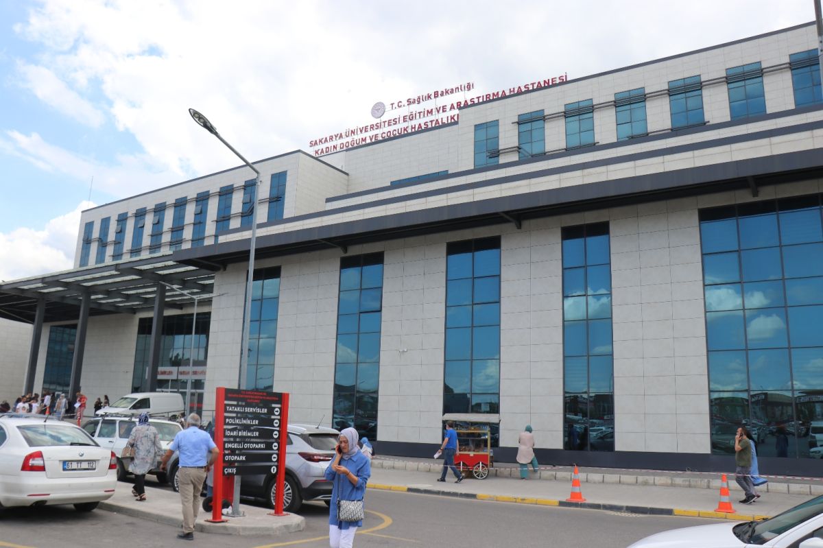 Sakarya'da sokak köpeğini vurmak isteyen adam 3 çocuğu vurdu