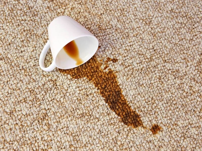 Çay lekesi halıdan nasıl çıkar?