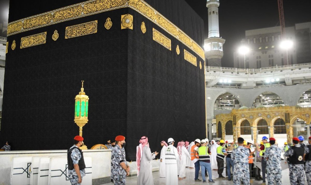 Kabe'nin etrafındaki bariyerler 2,5 yıl sonra kaldırdı