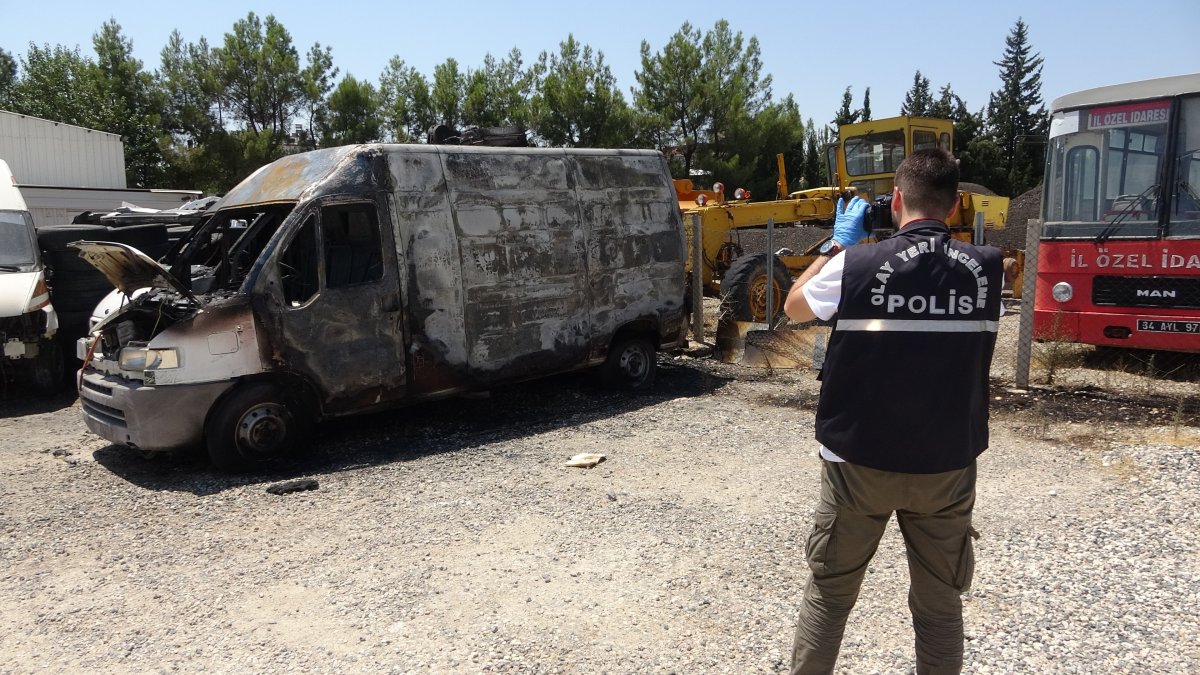 Adıyaman’da 4 çocuk iki ambulansı yaktı
