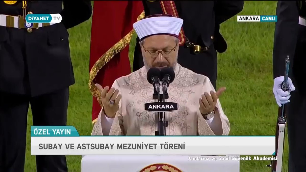Diyanet İşleri Başkanı Erbaş, subay ve astsubayların mezuniyet töreninde dua etti