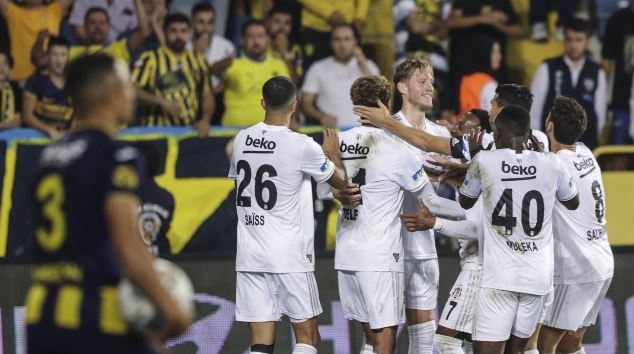 Beşiktaş 3 puanı 3 golle aldı