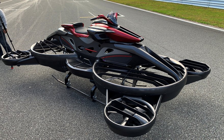 Dünyanın ilk uçan motosikleti ABD'de görücüye çıktı