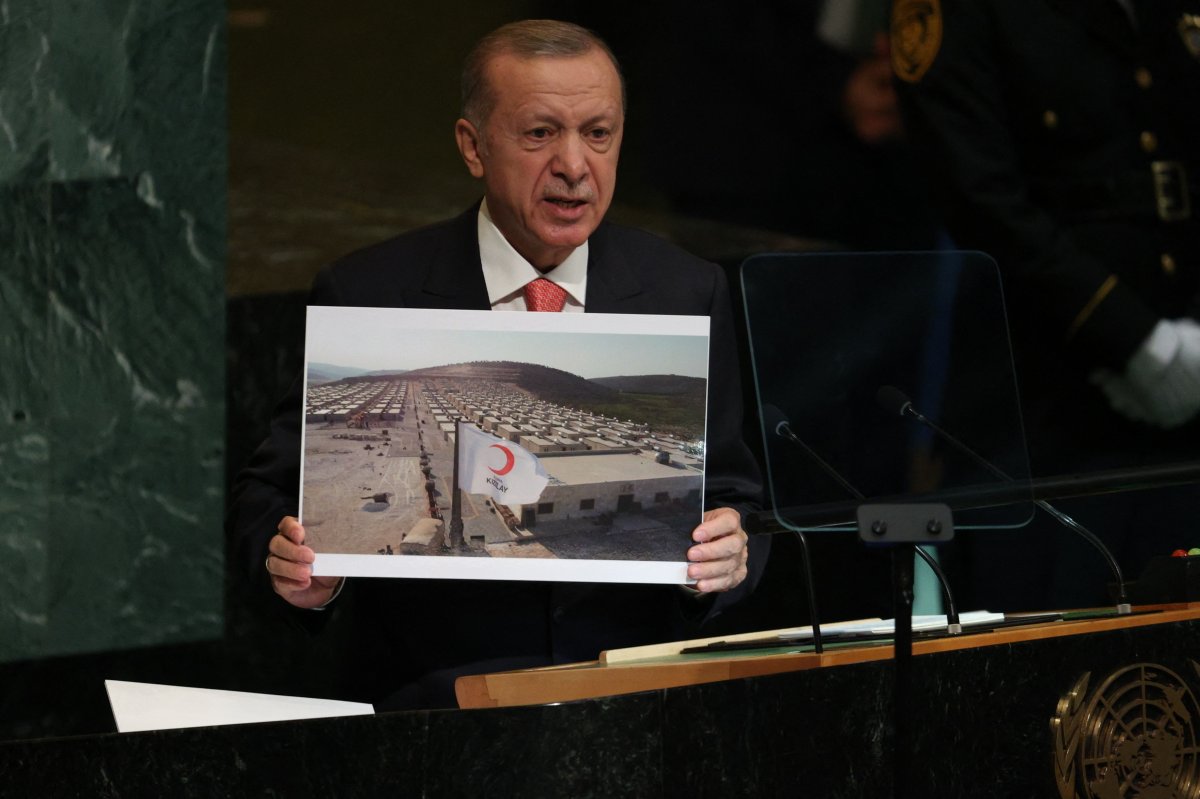  Cumhurbaşkanı Erdoğan: Yunanistan Ege'yi bir mülteci mezarlığına çevirmektedir