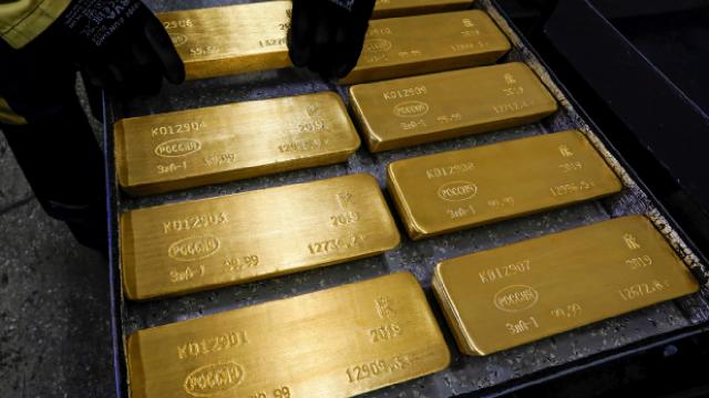 Altın 2,5 yılın en düşük seviyesini gördü