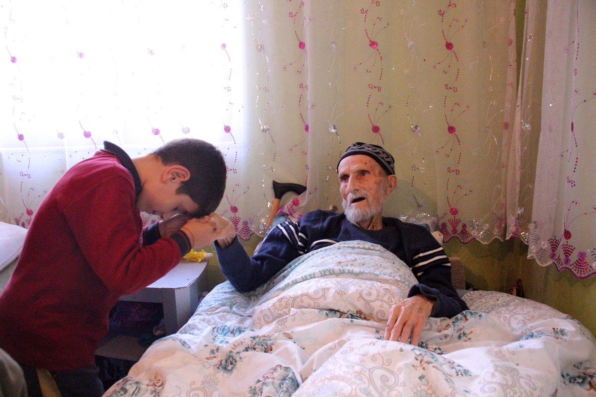 Sivas’ta 105 yaşındaki adam, torununun torunlarını gördü