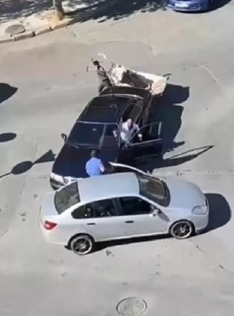 İstanbul Büyükçekmece’de Trafikte Baltayla Saldırı!