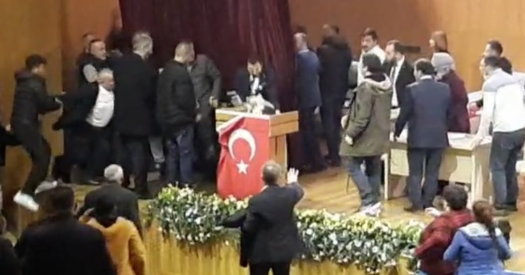 İYİ Parti kongresinde kavga: 1 yaralı