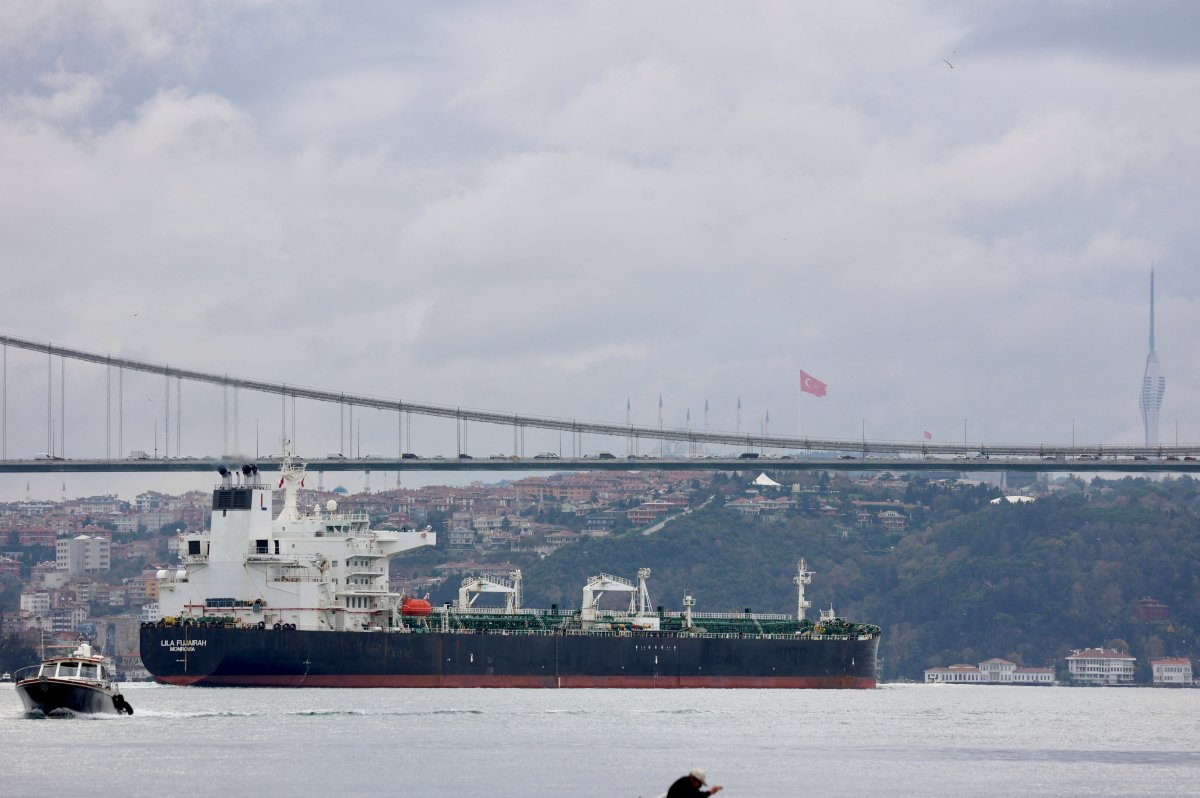 Petrol tankerleri, Türkiye açıklarında sıraya girdi