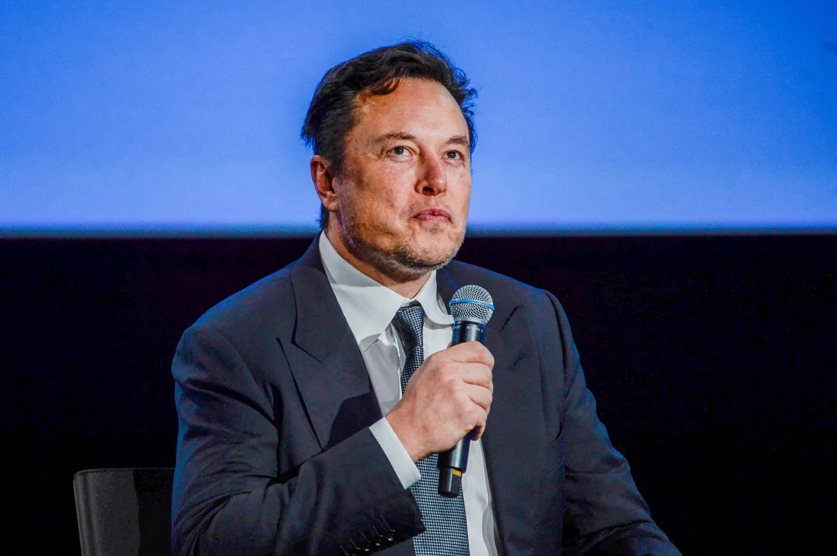 Elon Musk "dünyanın en zengin insanı" ünvanını kaybetti