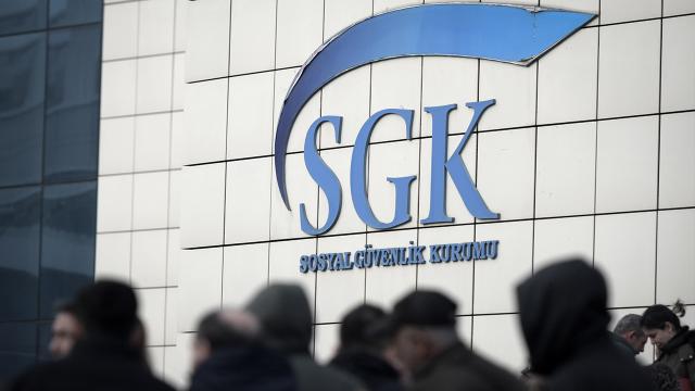 SGK'dan 'EYT' açıklaması: Kanun çıkmadan aylık bağlanamaz