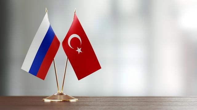 Rusya: "Türkiye'ye 100 kişilik arama kurtarma ekibi göndermeye hazırız."