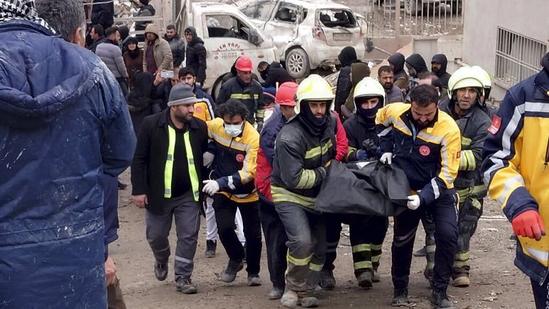 Türk ve Suriyeli depremzedeler, acil vizeyle Almanya’ya nasıl gelecek?
