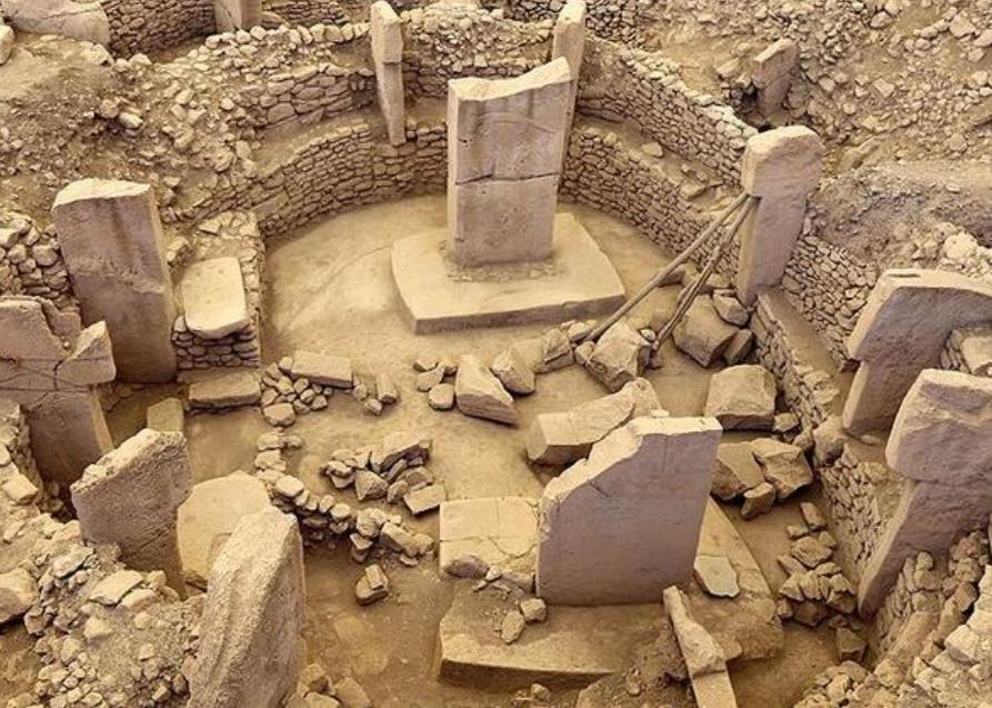Göbeklitepe nerede, Göbeklitepeye nasıl gidilir, Göbeklitepe'nin önemi nedir, Göbeklitepe nasıl keşfedilmiştir?