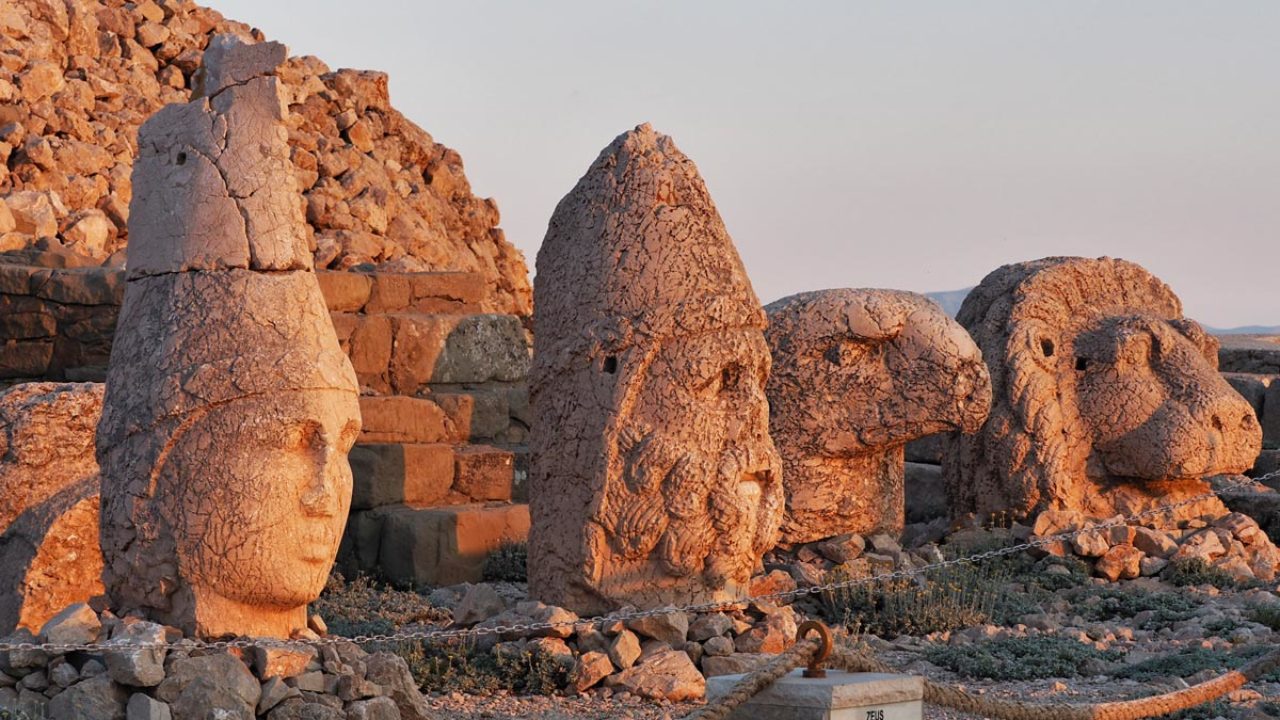 Nemrut Dağı - Tarih ve Doğanın Eşsiz Buluşması