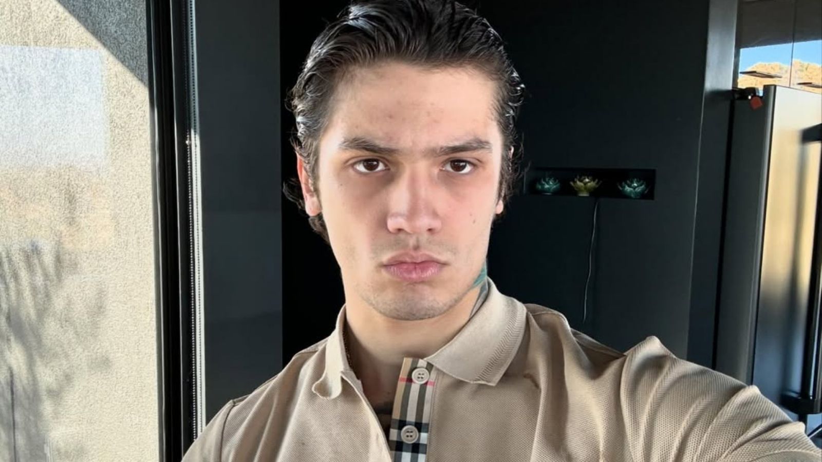 Emirhan Çakal (Cakal) Kimdir? Emirhan Çakal Kaç Yaşında, Nereli Sevgilisi Varmı? Emirhan Çakal (Cakal)'ın Şarkıları Hangileri?