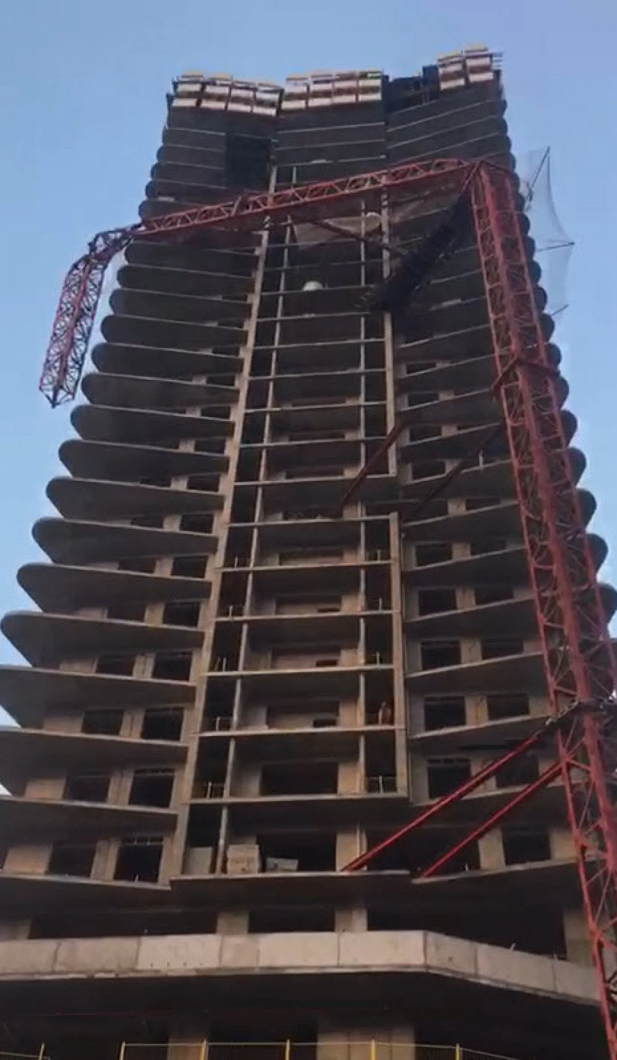izmir,kaza,kule vinç