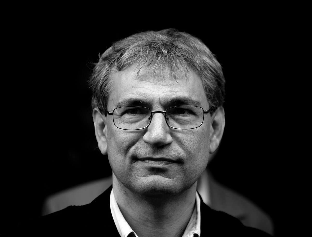 Orhan Pamuk kimdir