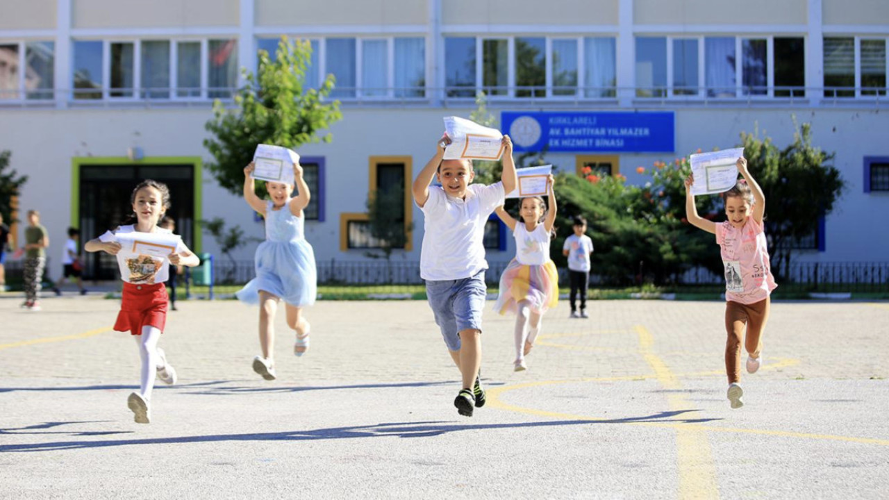 15 Tatil (Yarıyıl Tatili) Ne Zaman Başlıyor ve Bitiyor? 15 Tatil Kaç Gün Sürecek? İkinci Ara Tatil Ne Zaman ve Bayram Tatili ile Birleşecek mi?