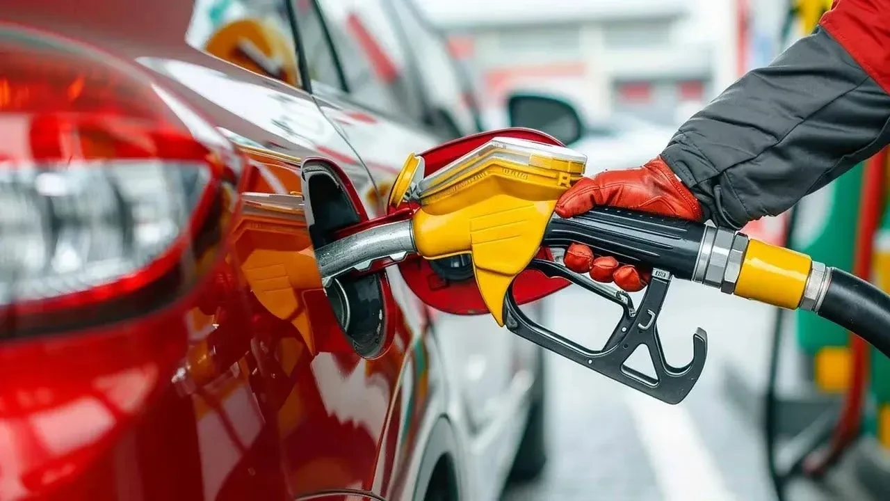 Mazot fiyatı ne kadar oldu? Benzine ve motorine  zam yada indirim var mı? Mazot ve benzin fiyatları ne kadar oldu? 20 Nisan akaryakıt fiyatları!

